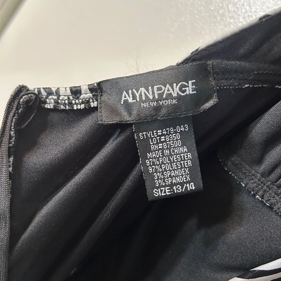 Silver and Black print halter - Picture 8 of 8